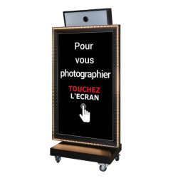 Location Borne à Selfie - Photobooth - Photomaton - Robotphoto Miroir - Clic Emotion
